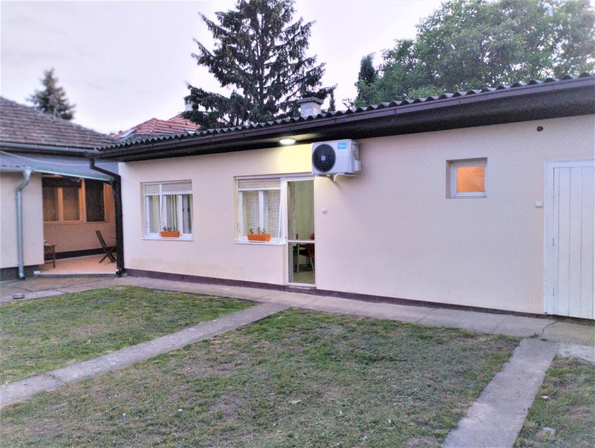 Cyclo Apartment Pinki Palánka Kültér fotó